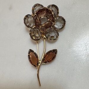 Elegant Vintage  Crystal Flower Brooch